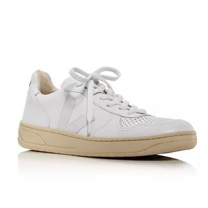Women’s Veja V-10 low top sneaker in white